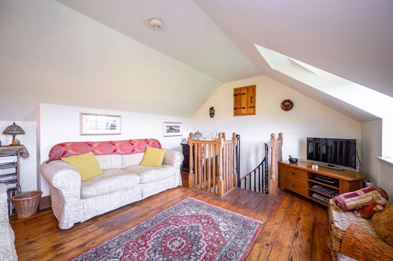 Mezzanine Sitting Room- click for photo gallery